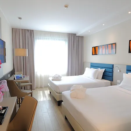 Ih Lorenteggio Hotel Milan