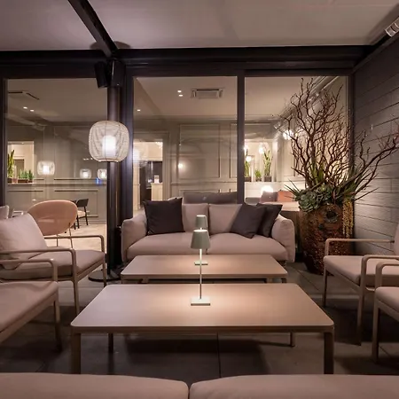 Ξενοδοχείο Worldhotel Casati 18 4*