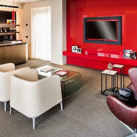Glam Hotel