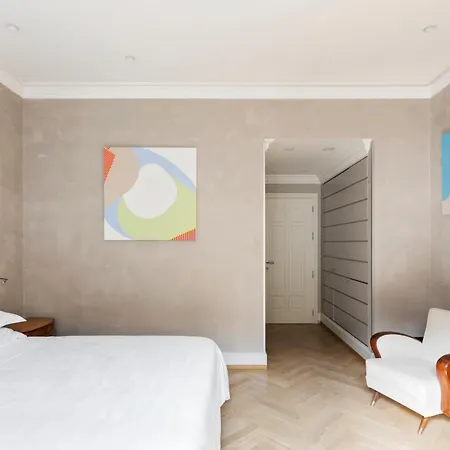 Hotel Galleria Vik - Townhouse Galleria - Small Luxury Of The World
