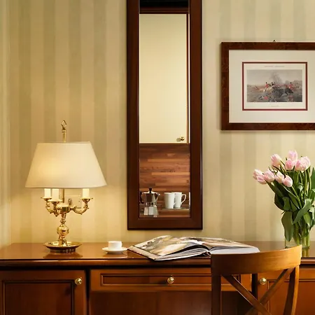 & Contessa Jolanda Milán