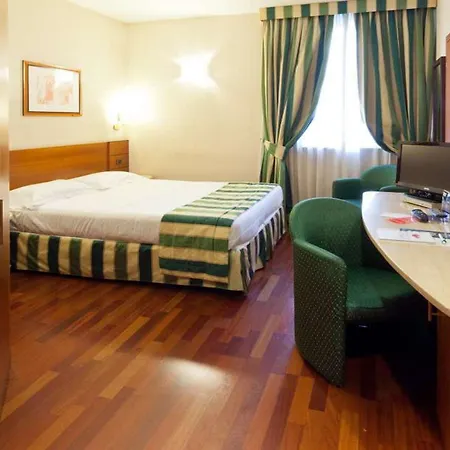 Mirage Sure Collection By Western Hotel 4*