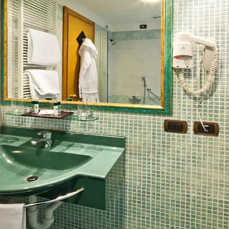 Hotel Mirage Sure Collection By Western