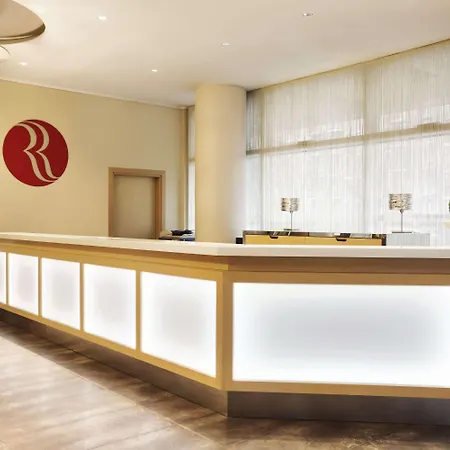 Ramada Plaza By Wyndham Hotel Milaan