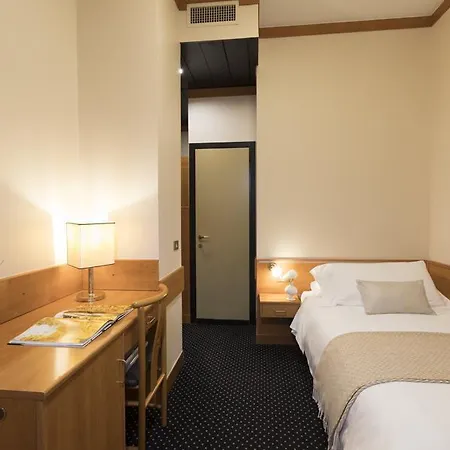 Mentana, By R Collection Hotel 4*