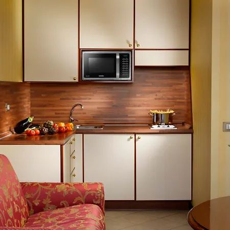 Unaway And Linea Uno 4*