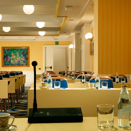 Capitol 4* Милан