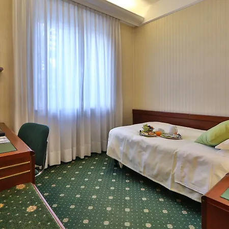 Astoria Sure Collection By Western Hotell 3*