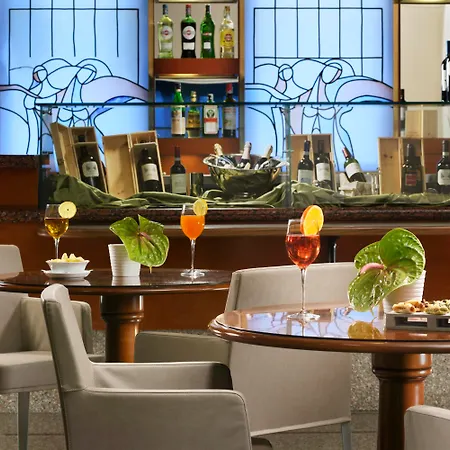 Unaway & Quark Due 4*