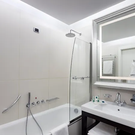 Cusani 4* Μιλάνο
