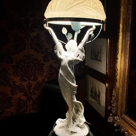 Bed & Breakfast Luxury In Art Nouveau Building Next To Metro Station