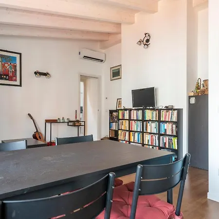 Cozy Near Station Apartamento