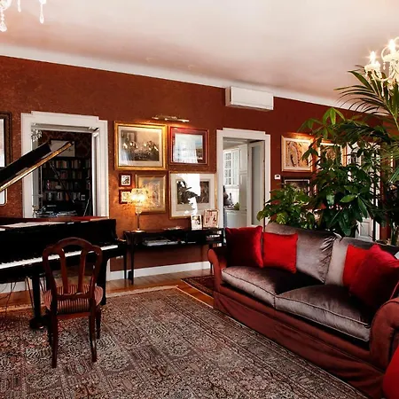 Bed & Breakfast Luxury In Art Nouveau Building Next To Metro Station 4*