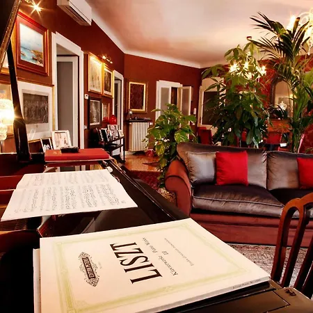 Bed & Breakfast Luxury In Art Nouveau Building Next To Metro Station 4*