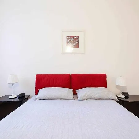 아파트 Sv18c -charming Modern Flat S. Ambrogio *