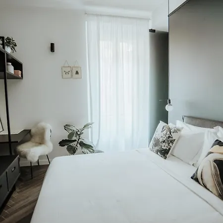 Ca Bela - Porta Romana Guest house