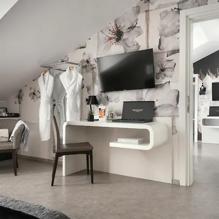 Montenapoleone 4* Mailand