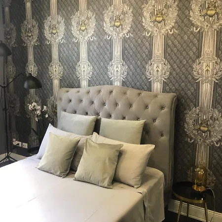 Bed & Breakfast Lippi 42 With Private Garden Milano