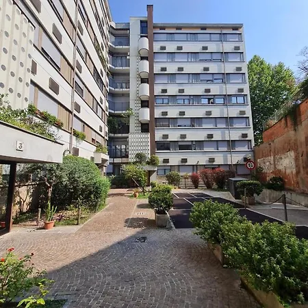 Crocetta - Porta Romana Cozy Duomo View Apartment