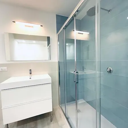 Central Station Apartment *