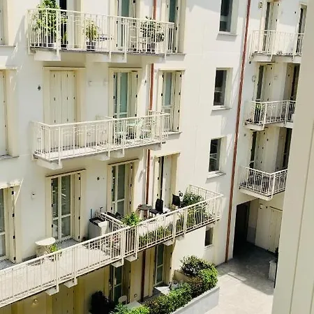 Bocconi-navigli 10 *