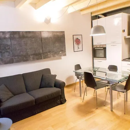Cozy Navigli Apartament