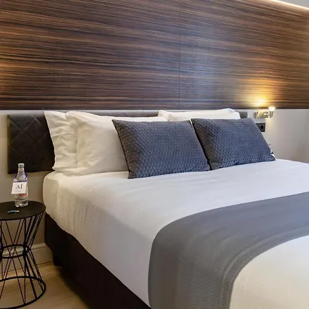 Ah - Duomo Essence ميلان