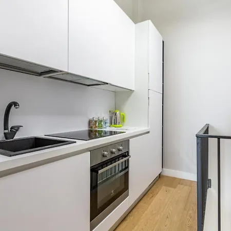 Apartment Modern Apt 300mt From Central Station!