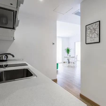 Apartamento Guesthost - In The Heart Of Milano! *