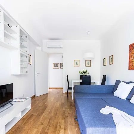 Joivy Adorable Flat With Balcony 아파트 *