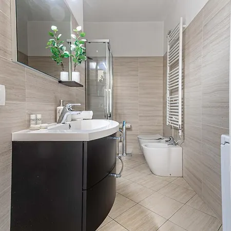 Altido Cosy 1-bed With Balcony * Milán