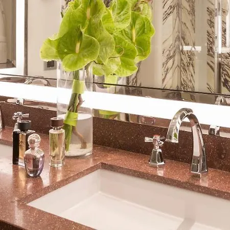 Portrait - Lungarno Collection Milano