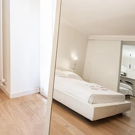 Апартаменты Brera Livings, Charming Flat Near Duomo Милан
