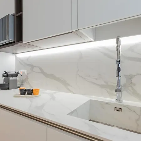 Design Premium In Center - Homeunity Apartment