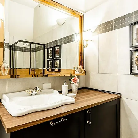 Hostmate - - Corso Di Porta Ticinese 아파트 *