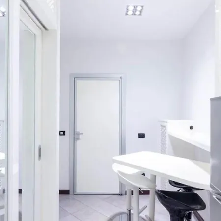 Luxury 100 Mq A Stone's Throw From The Duomo Apartment