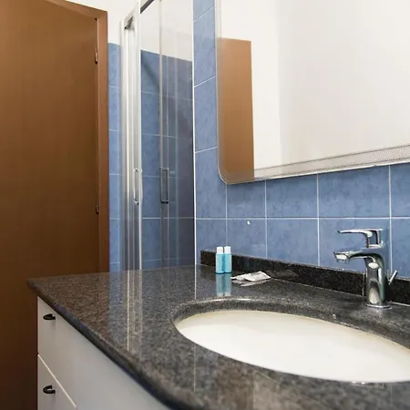 Youhosty - Venini 59 * Милан