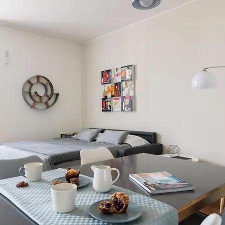Joivy Superb Flat With Office Appartamento Milano