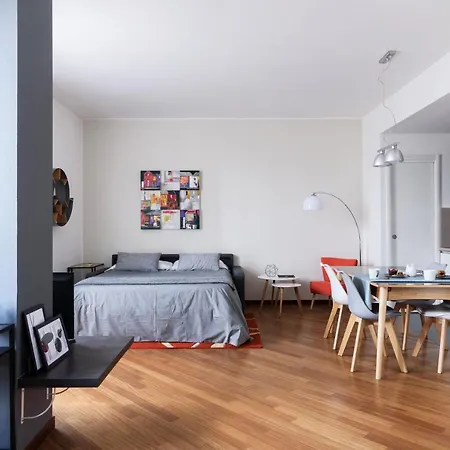 Joivy Superb Flat With Office * Milano