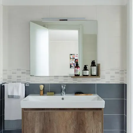 Joivy Superb Flat With Office