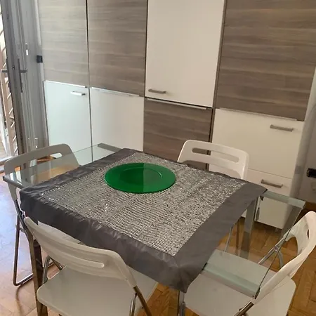 New Luxury Apartment, City Center Apartament