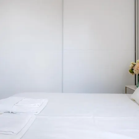 Appartamento Sunlit 1 Bedroom Via Pirelli
