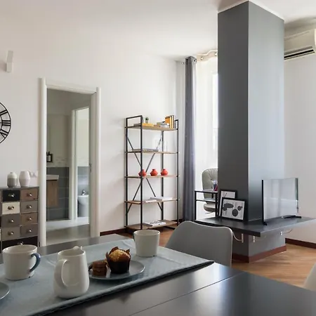 Joivy Superb Flat With Office Milan