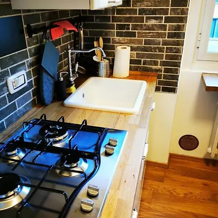 Amio - Next To M5 Ca Granda ميلان