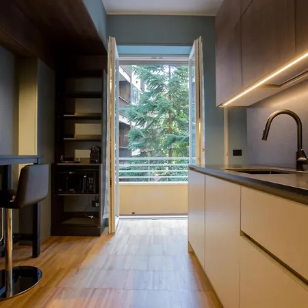 Easylife - - Crocetta 2 P1d - Porta Romana * Milan