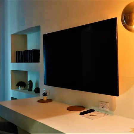 - La Casa Delle Meraviglie- Porta Romana Edition Apartment *