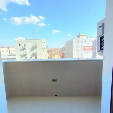 Lejlighed New & Bright Balcony Flat By Station *