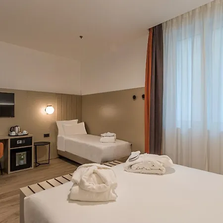 فندق بي بي سمارت دومو 4*