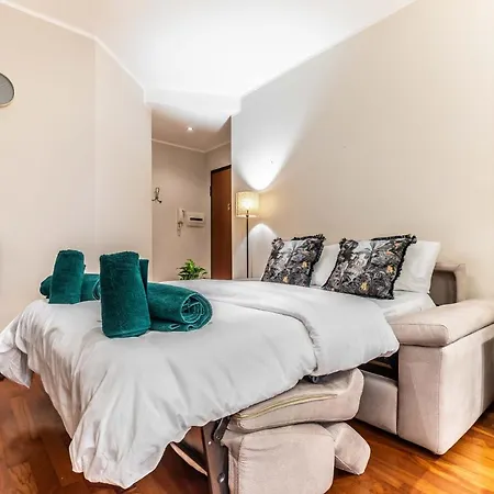 Prada House - Posto Auto Coperto *