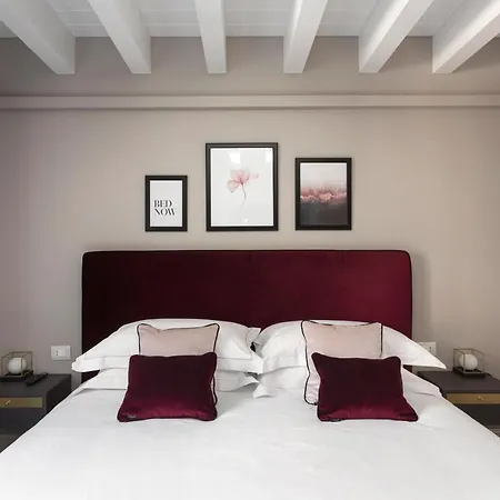 Santarella 4* Milaan